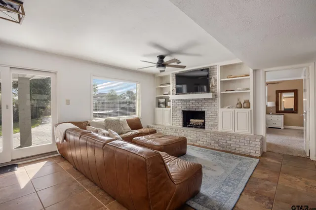 $569,900 | 287 North Bay Drive, Bullard, TX 75757