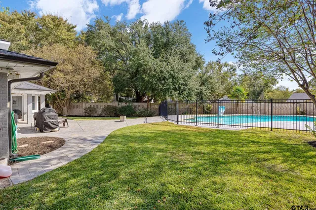 $569,900 | 287 North Bay Drive, Bullard, TX 75757