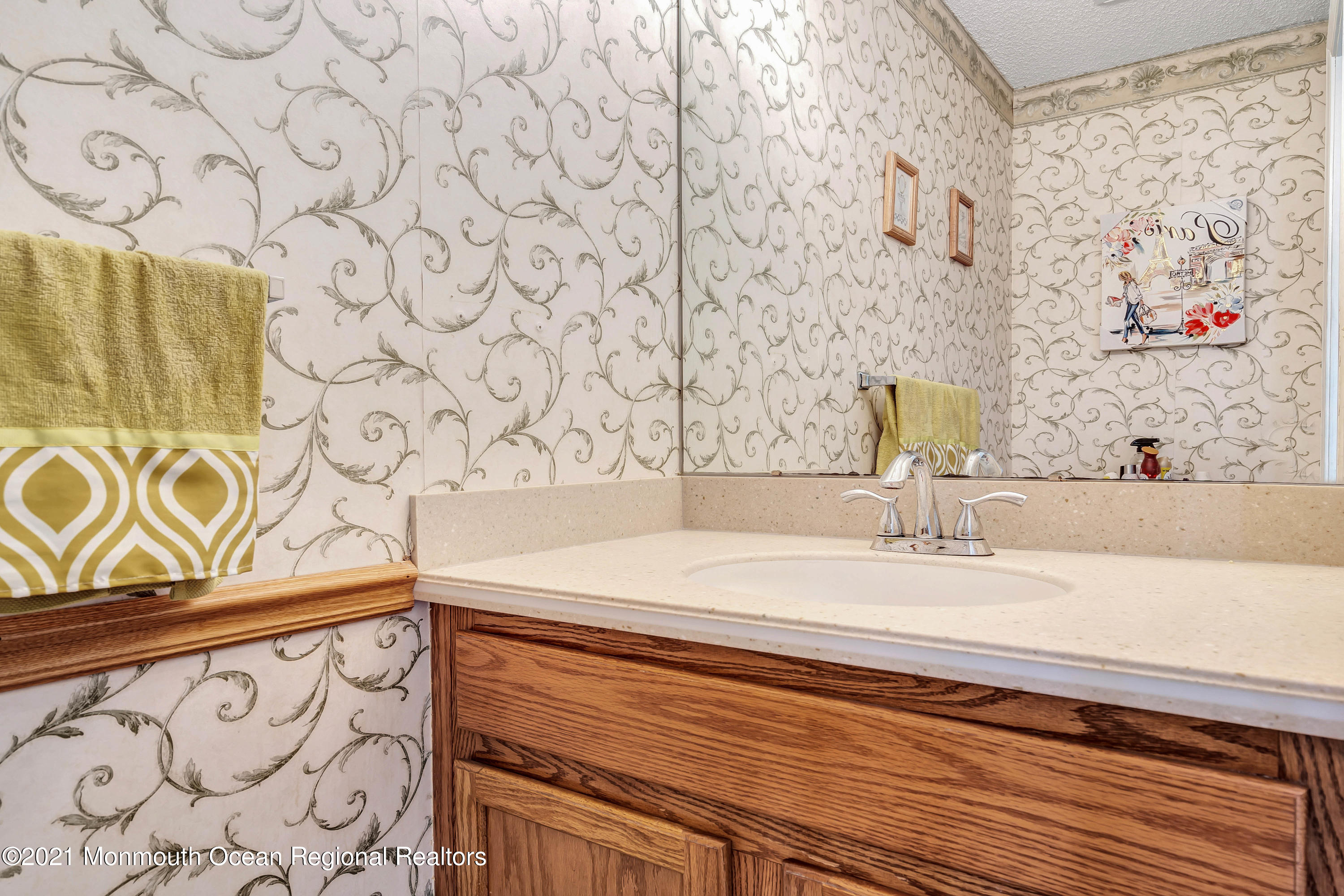 38 Crater Lake Road Howell, NJ 07731 - Photo 15 of 26 1/2 Bath