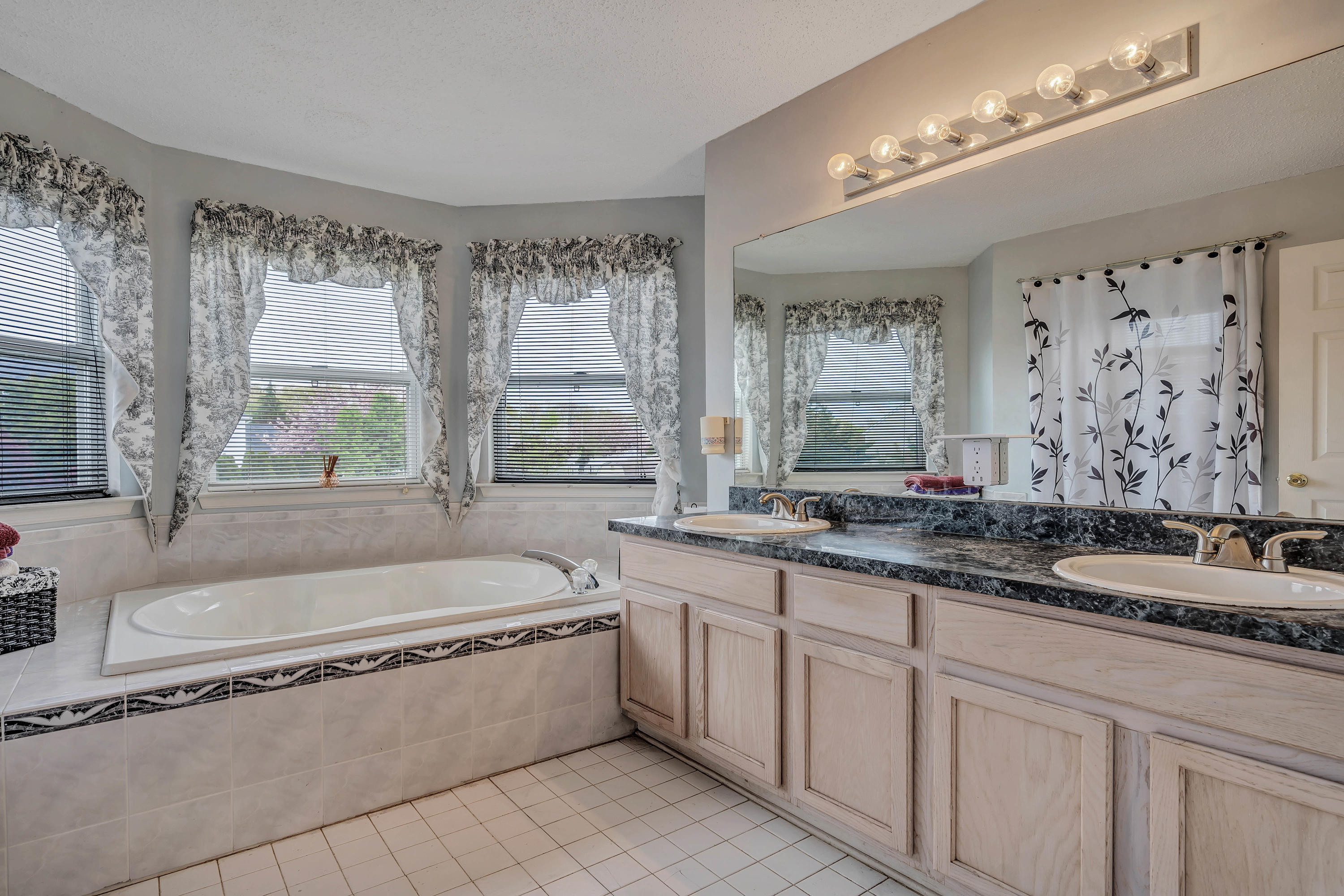 38 Crater Lake Road Howell, NJ 07731 - Photo 18 of 26 Master Bath