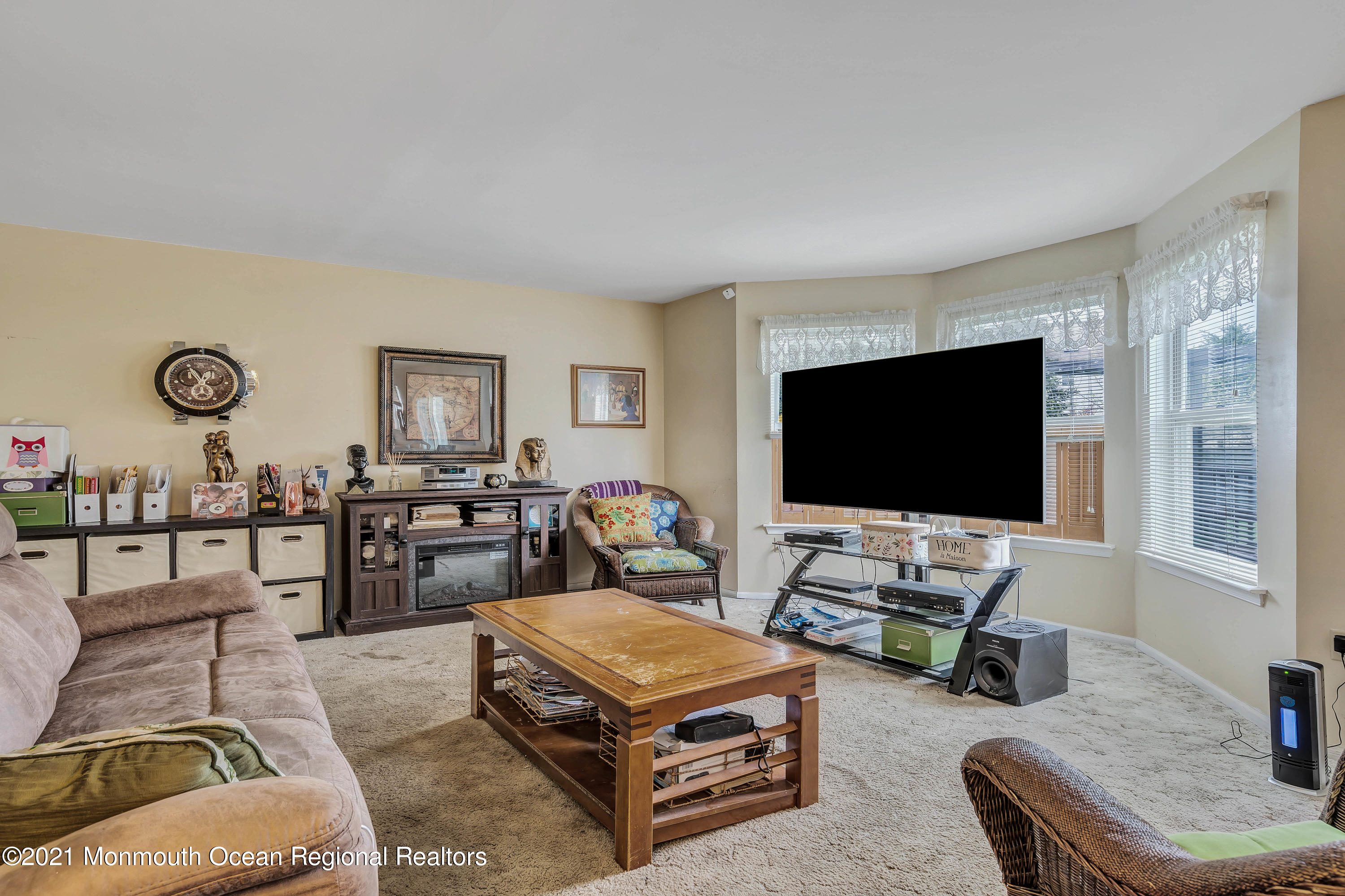 38 Crater Lake Road Howell, NJ 07731 - Photo 8 of 26 Family Room