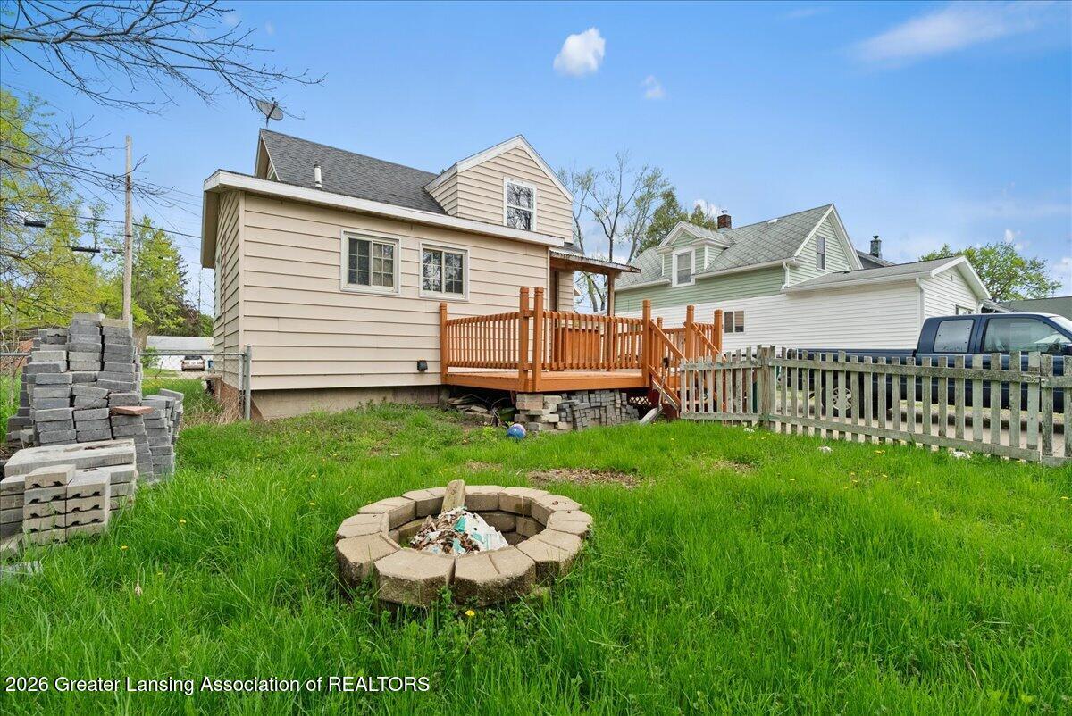 306 East Cavanaugh Road Lansing, MI 48910 - Photo 27 of 29 28-Media Jett - 24