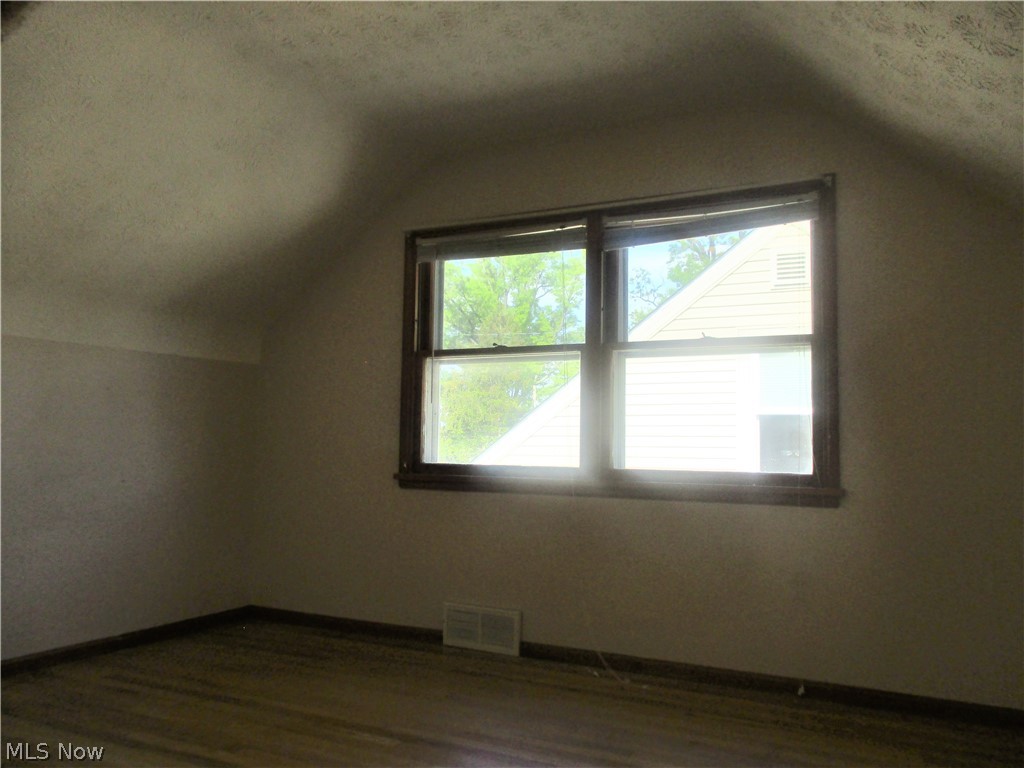 1012 Hillsdale Road Parma, OH 44134 - Photo 22 of 23