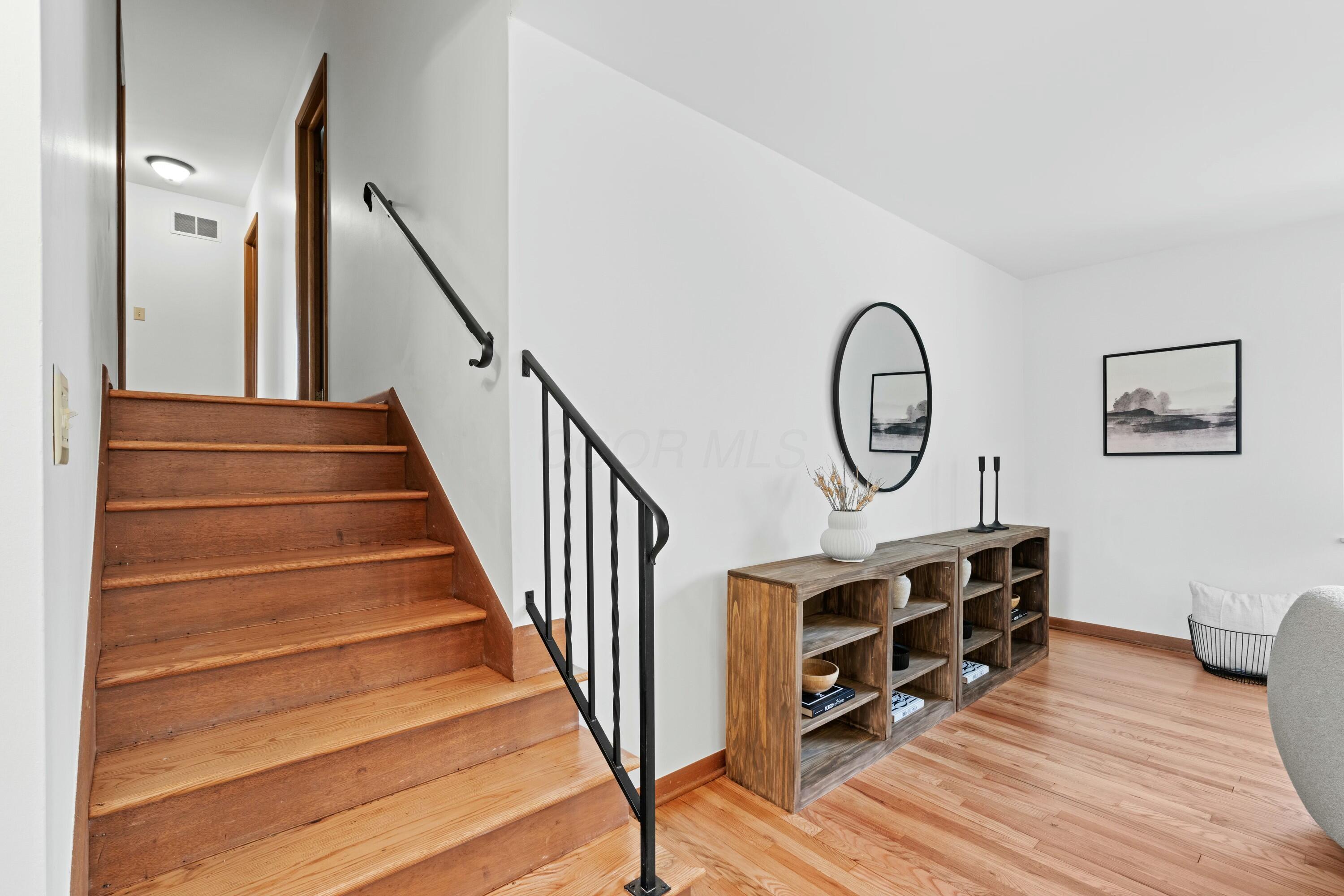 2500 Lytham Road Upper Arlington, OH 43220 - Photo 24 of 69 Stairs to Upper Level