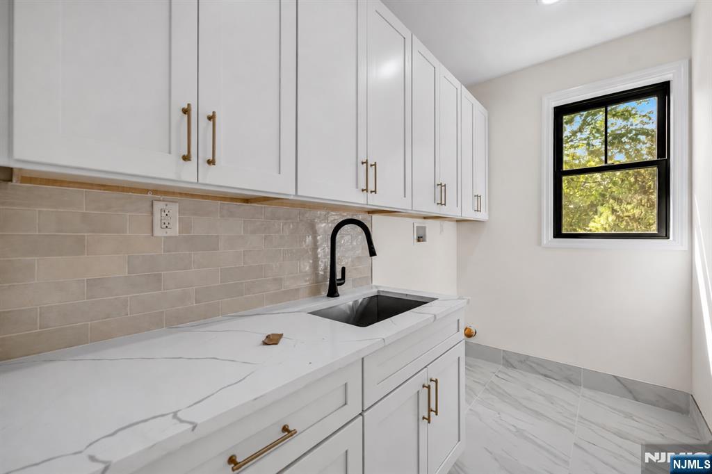 193 Homestead Road Paramus, NJ 07652 - Photo 8 of 40 Gallery Image 8