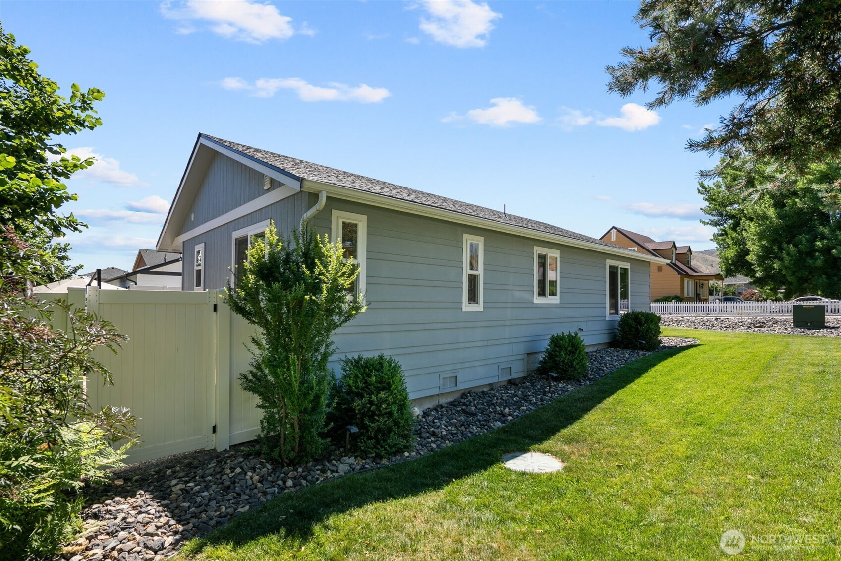 576 Sebastian Way Wenatchee, WA 98801 - Photo 30 of 38