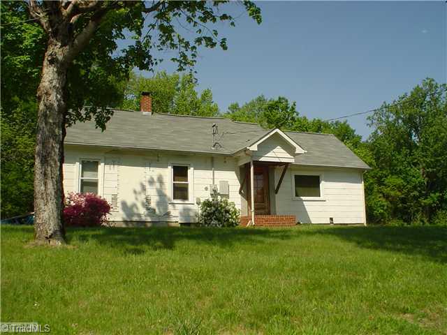 7488 Hampton Road Clemmons, NC 27012 - Photo 2 of 7 Exterior Front.