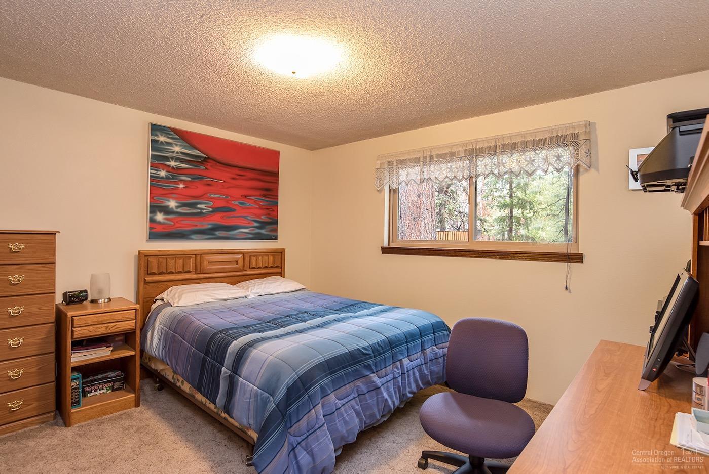 20249 Rae Road Bend, OR 97702 - Photo 17 of 23 Additional Photo