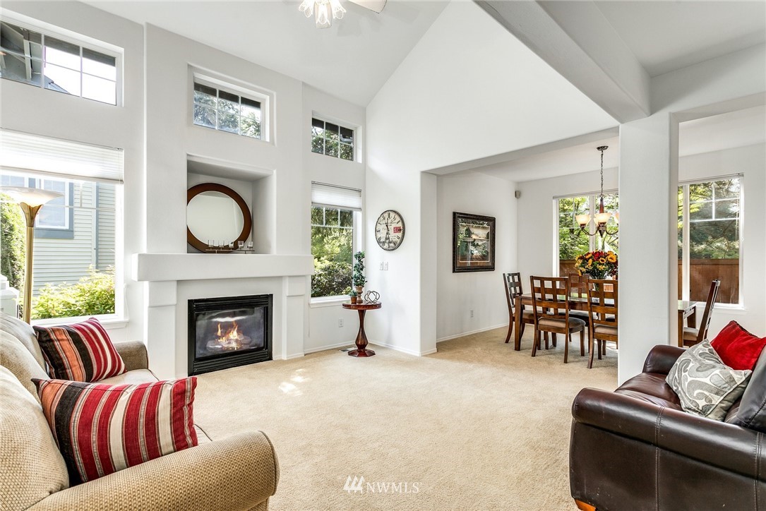 4531 Northeast 6th Court Renton, WA 98059 - Photo 3 of 25 Gallery Image 3