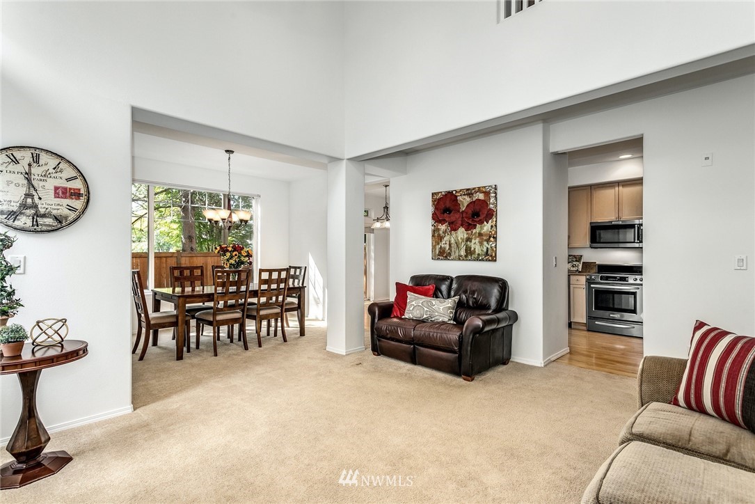4531 Northeast 6th Court Renton, WA 98059 - Photo 4 of 25 Gallery Image 4