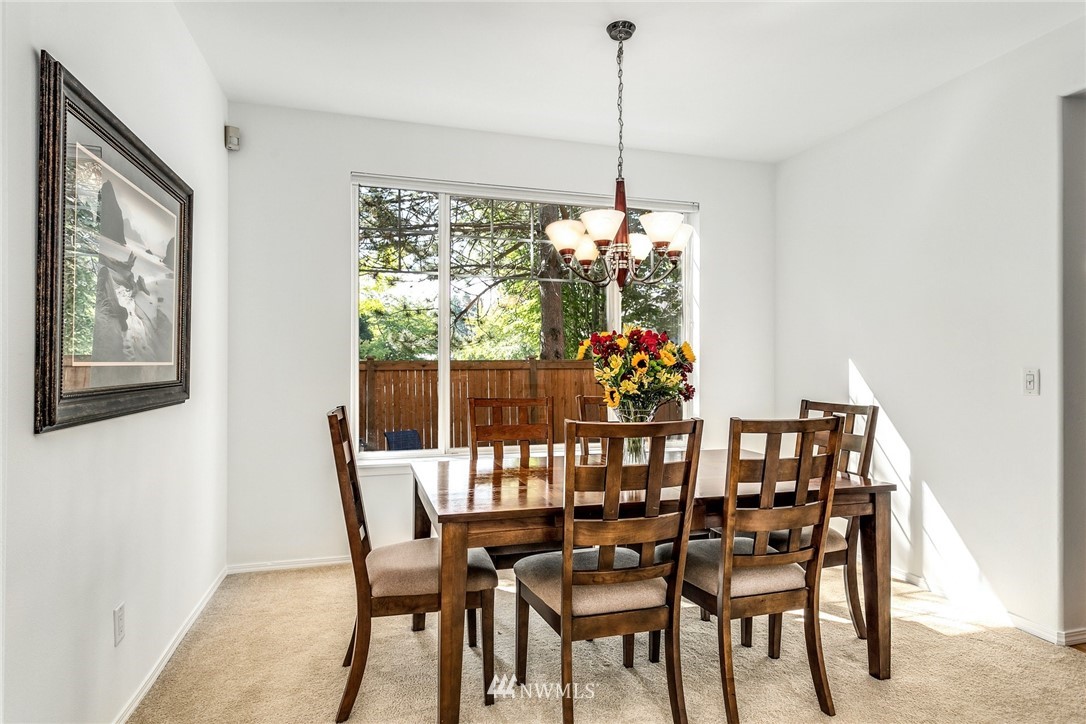 4531 Northeast 6th Court Renton, WA 98059 - Photo 5 of 25 Gallery Image 5