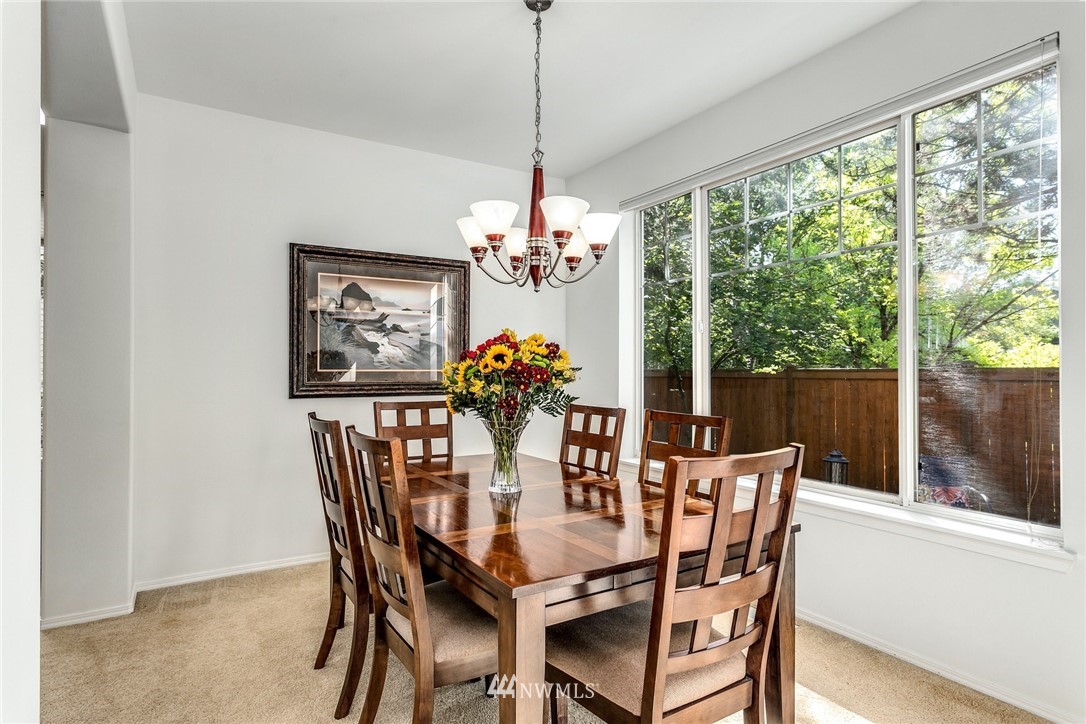 4531 Northeast 6th Court Renton, WA 98059 - Photo 6 of 25 Gallery Image 6