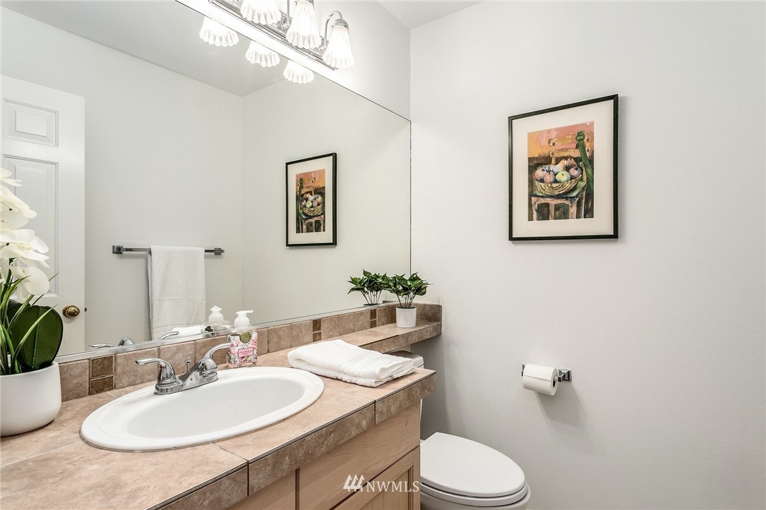 4531 Northeast 6th Court Renton, WA 98059 - Photo 10 of 25 Gallery Image 10