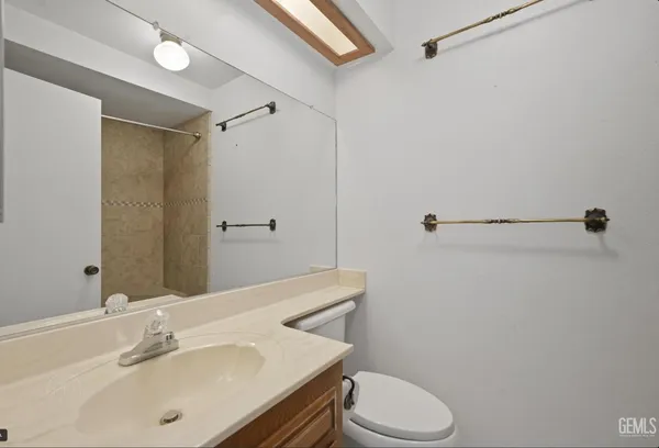 $330,000 | Undisclosed Address, Taft, CA 93268