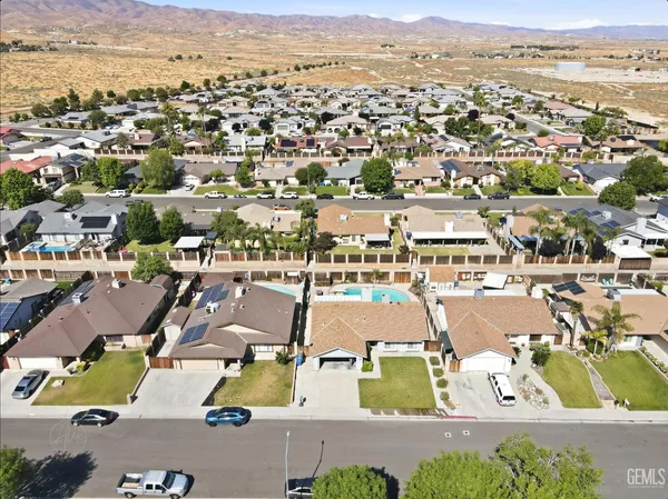 $330,000 | Undisclosed Address, Taft, CA 93268
