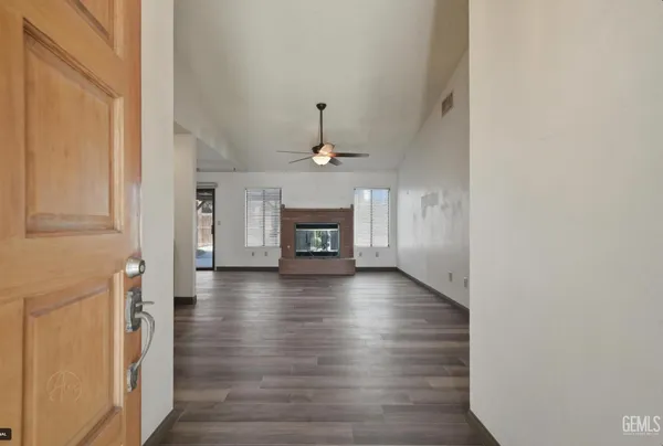$330,000 | Undisclosed Address, Taft, CA 93268