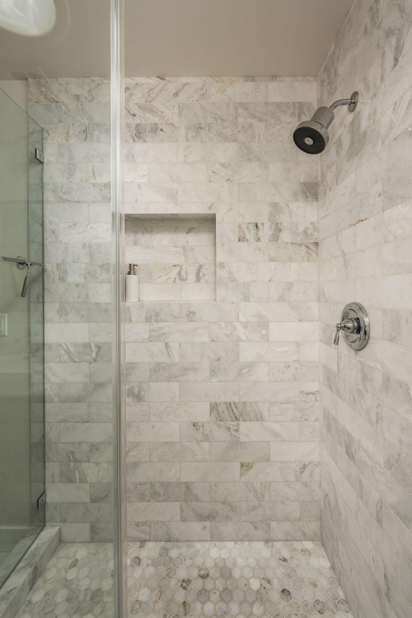 571 Windsor Avenue Goleta, CA 93117 - Photo 22 of 43 a bathroom with a shower