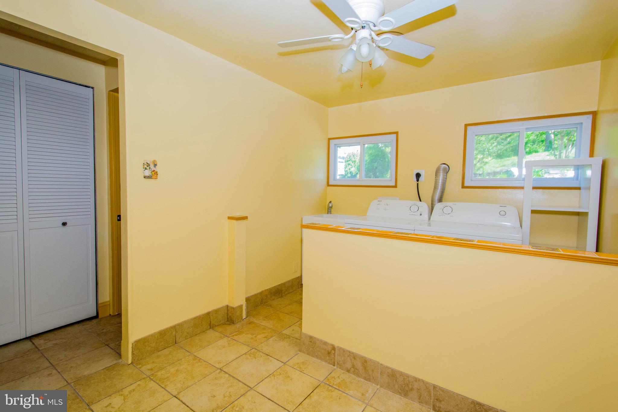 107 Ridge Avenue Baltimore, MD 21227 - Photo 11 of 33 Laundry Space