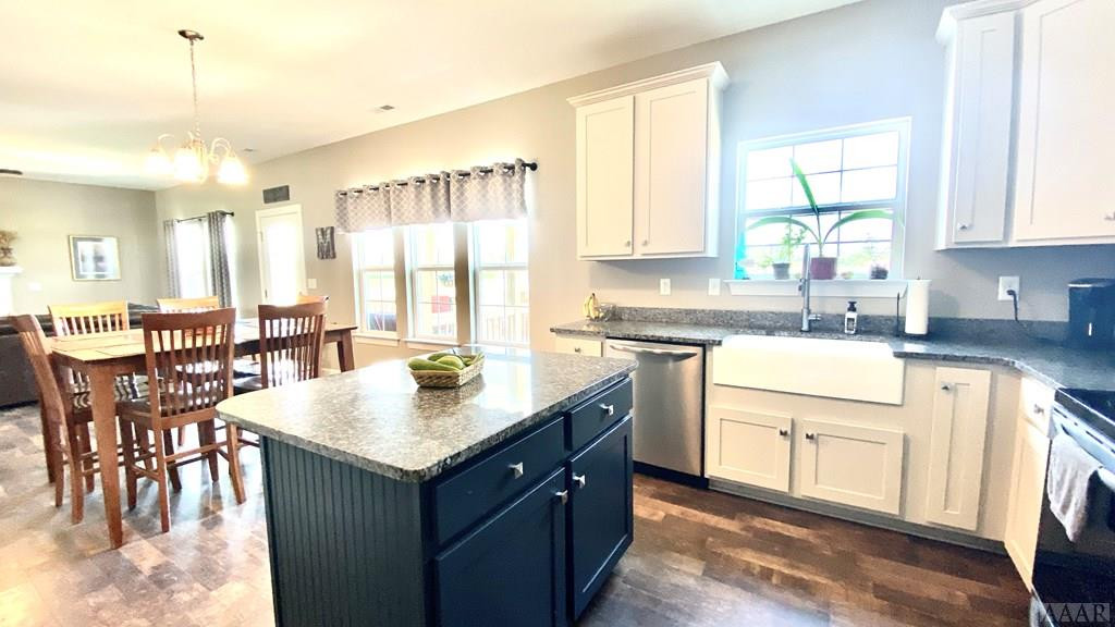 340 Puddin Ridge Road Moyock, NC 27958 - Photo 20 of 43 Spacious eat in kitchen