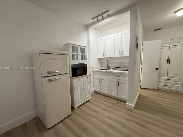 $1,400 | 541 East 38th Street, Unit E, Hialeah, FL 33013