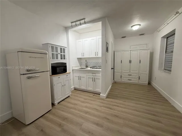 $1,400 | 541 East 38th Street, Unit E, Hialeah, FL 33013