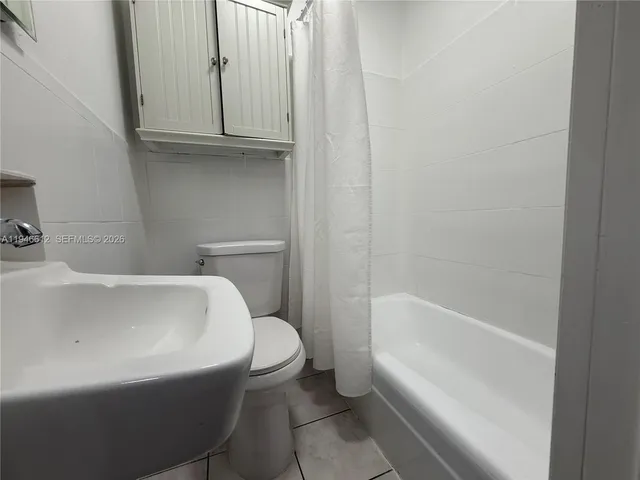 $1,400 | 541 East 38th Street, Unit E, Hialeah, FL 33013