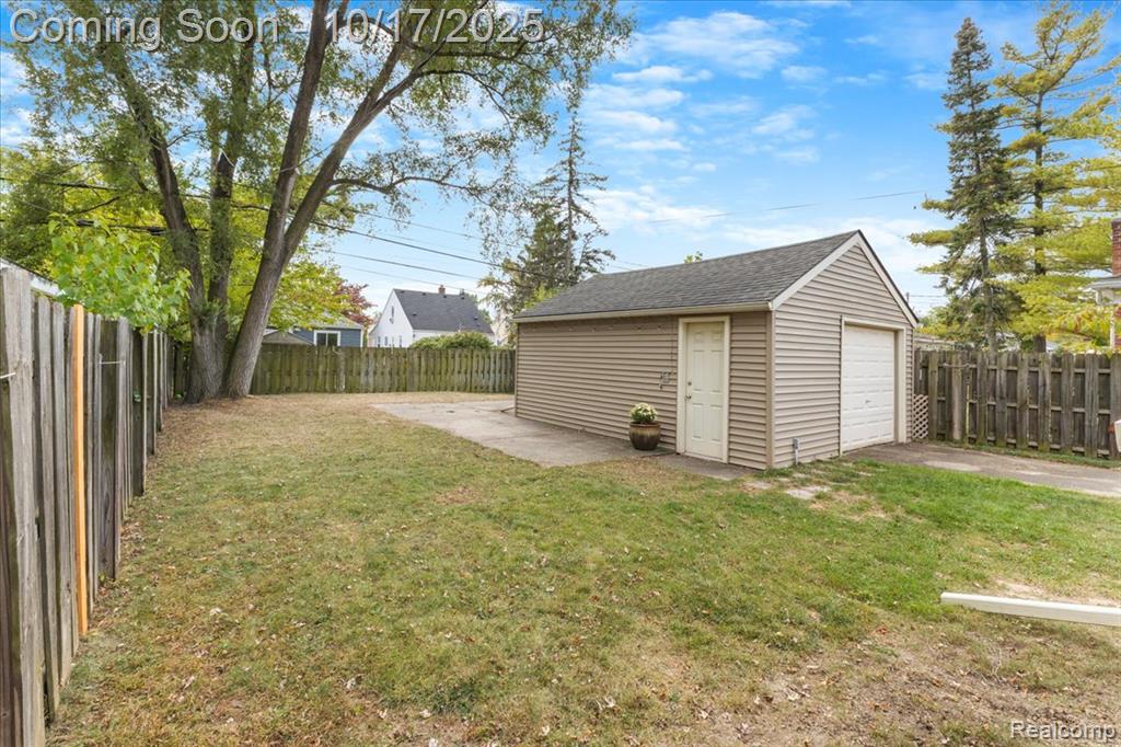 1417 Eaton Road Berkley, MI 48072 - Photo 29 of 34