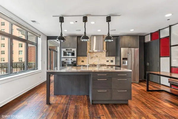 $9,750 | 33 West Huron Street, Unit 810, Chicago, IL 60654