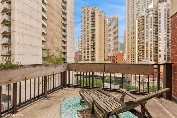 $9,750 | 33 West Huron Street, Unit 810, Chicago, IL 60654