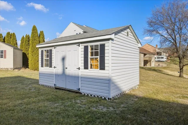 a view of a entryway door of the house