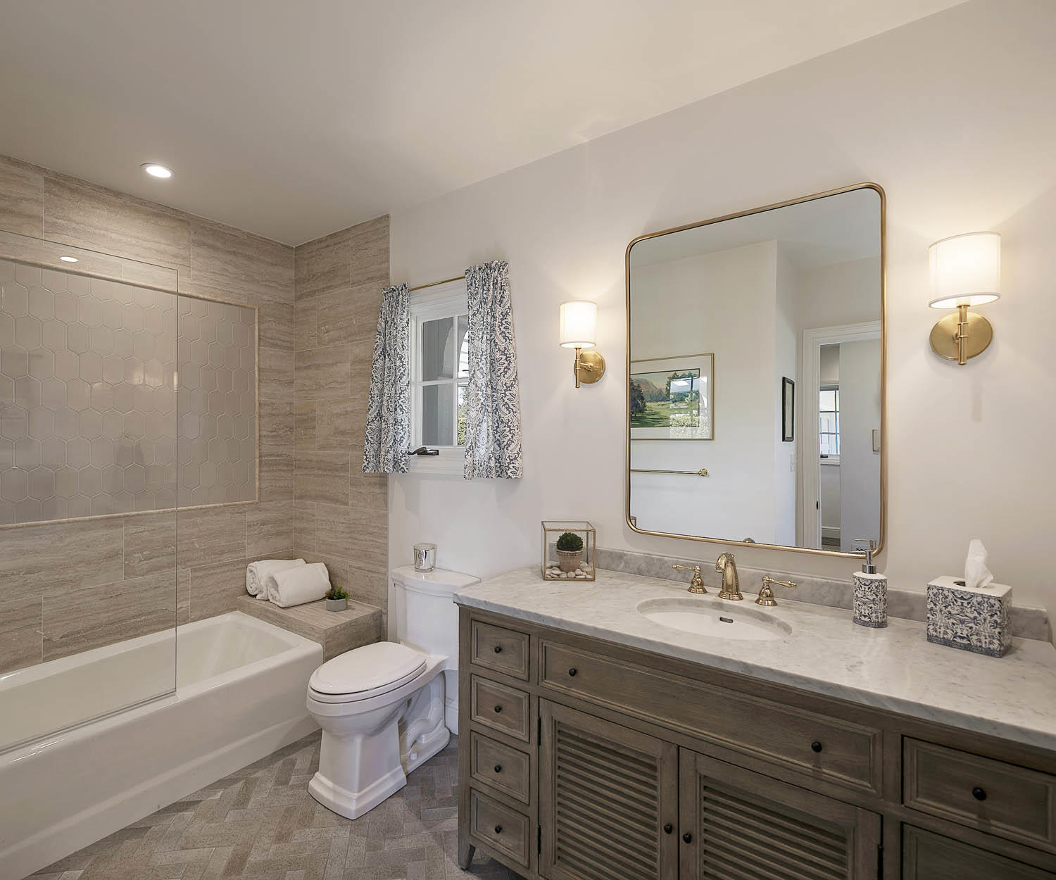 525 Las Fuentes Drive Montecito, CA 93108 - Photo 14 of 20 Guest bath