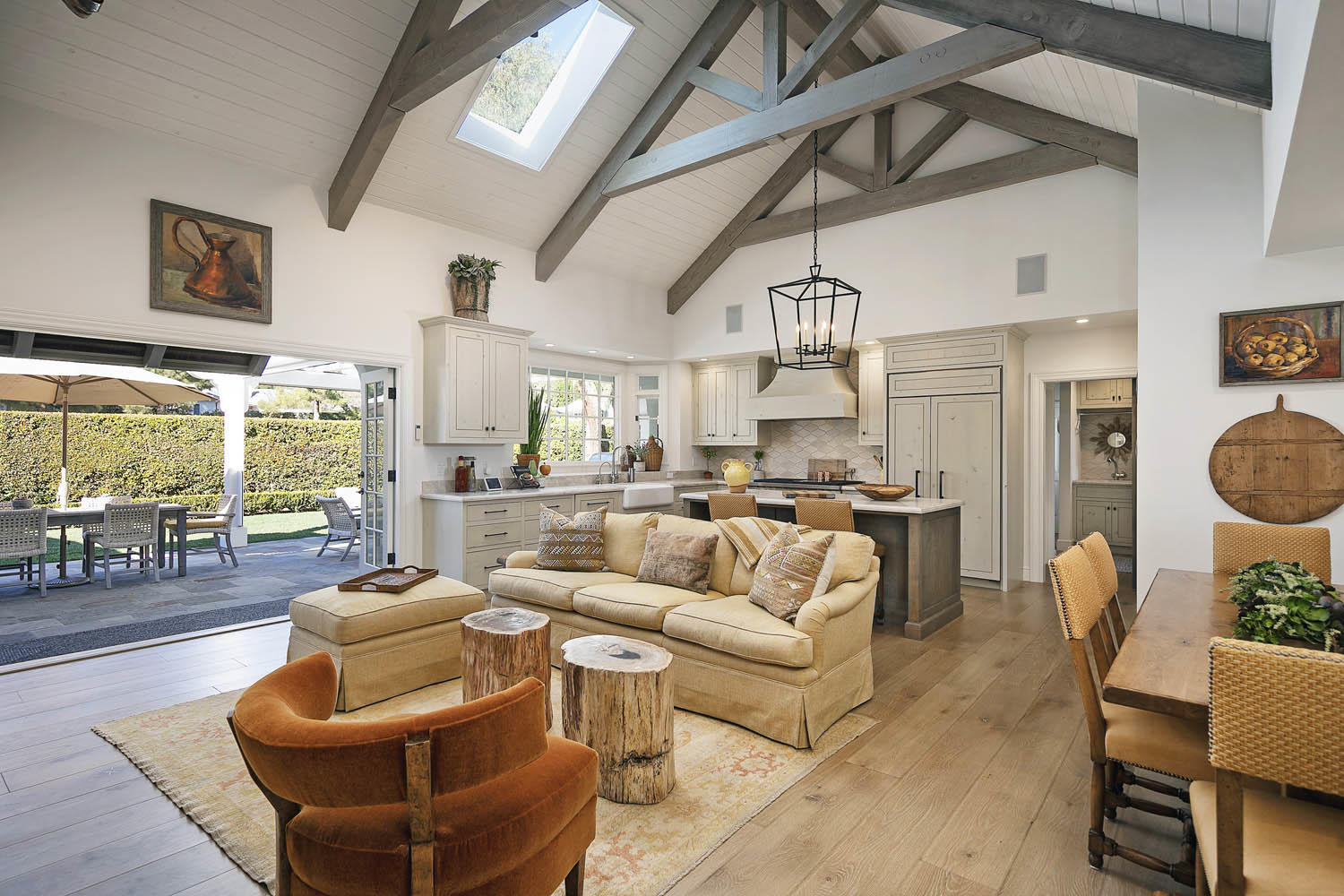 525 Las Fuentes Drive Montecito, CA 93108 - Photo 4 of 20 Family room kitchen