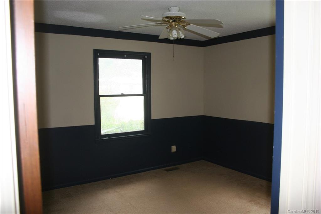 3643 Thunder Road Maiden, NC 28650 - Photo 14 of 30 Gallery Image 14
