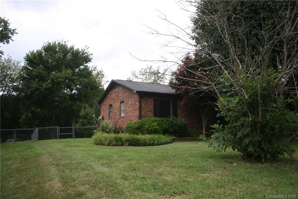 3643 Thunder Road Maiden, NC 28650 - Photo 3 of 30 Gallery Image 3