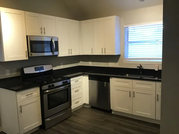 $2,220 | 5010 Chase Mountain Drive, Bacliff, TX 77518