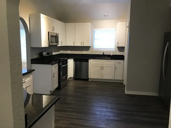 $2,220 | 5010 Chase Mountain Drive, Bacliff, TX 77518