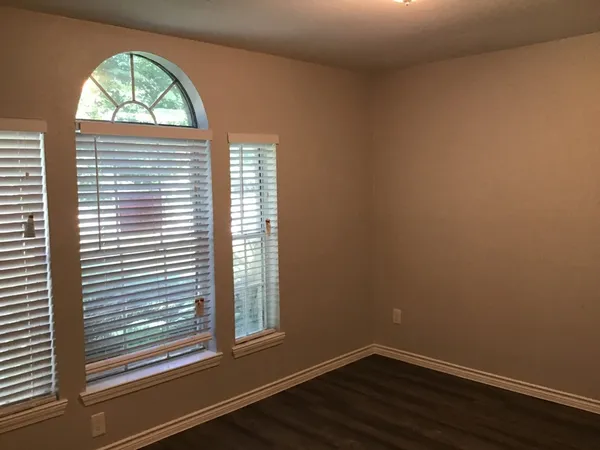 $2,220 | 5010 Chase Mountain Drive, Bacliff, TX 77518