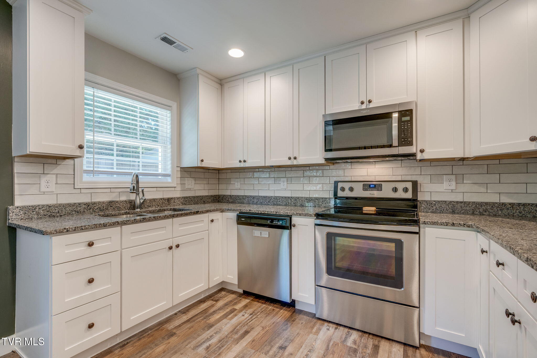262 Ridge Pointe Johnson City, TN 37604 - Photo 10 of 26 010