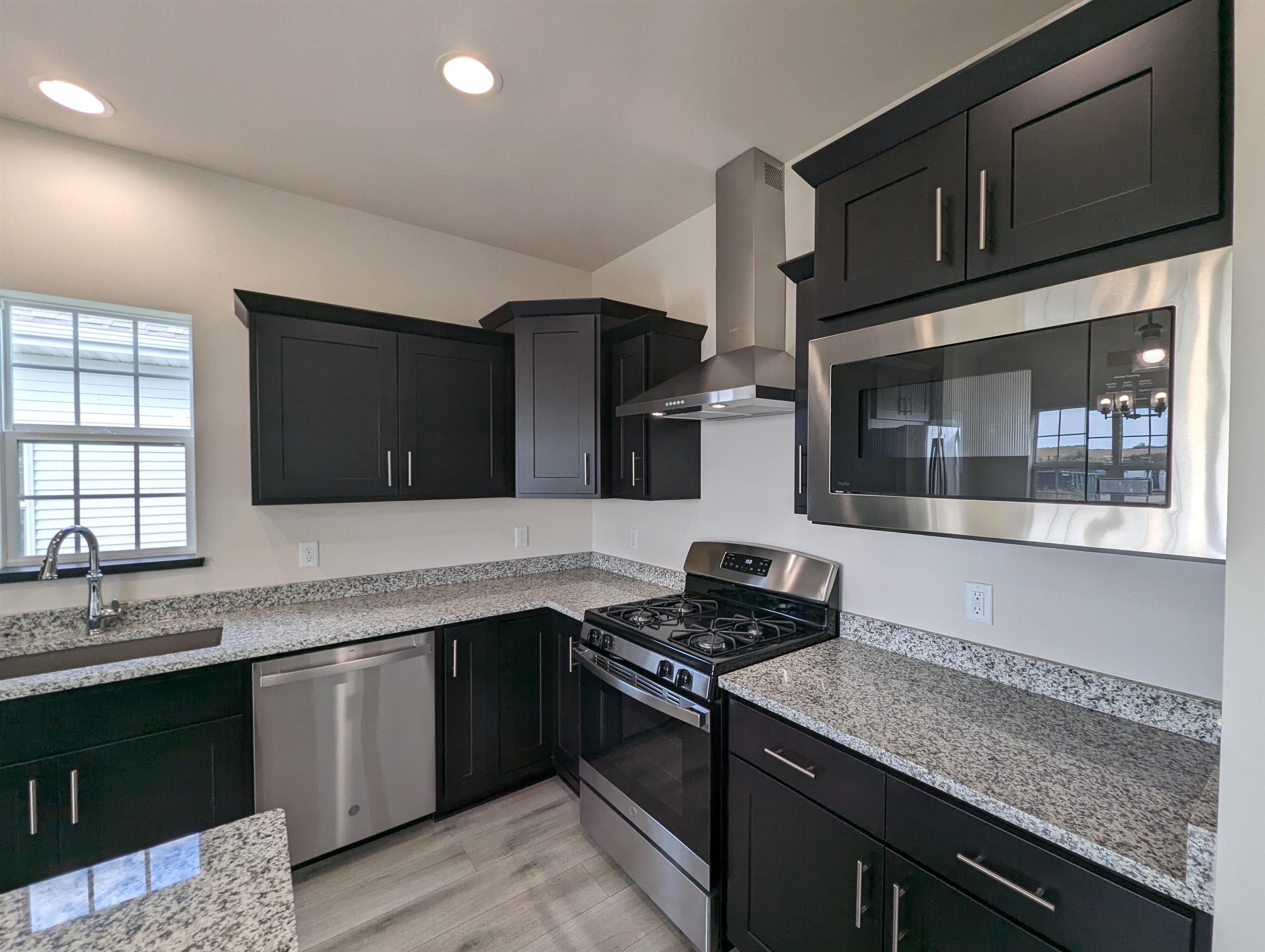 40 Windflower Way Mount Horeb, WI 53572 - Photo 5 of 68