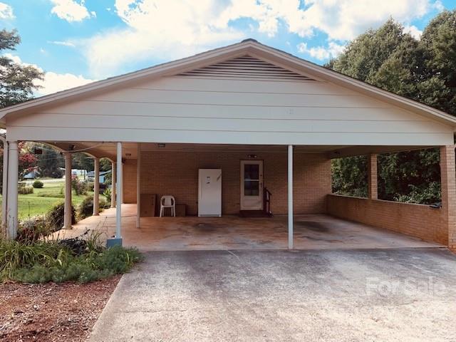 3045 Old Shelby Road Hickory, NC 28602 - Photo 4 of 38