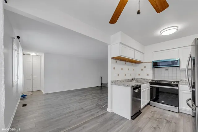 $2,400 | 854 Cambridge Place, Unit 128C, Wheeling, IL 60090