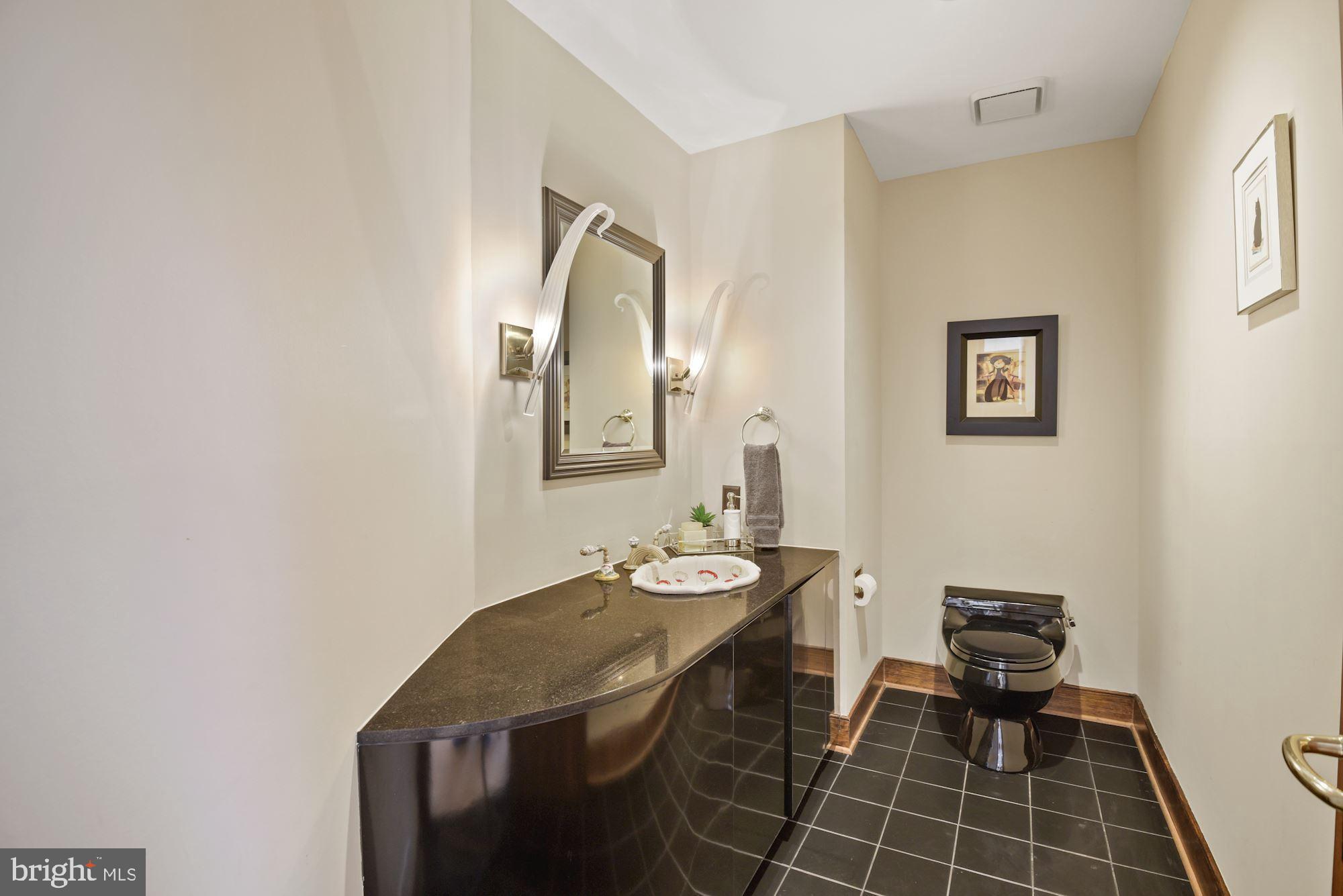 10804 Balantre Lane Potomac, MD 20854 - Photo 21 of 49 Powder Room