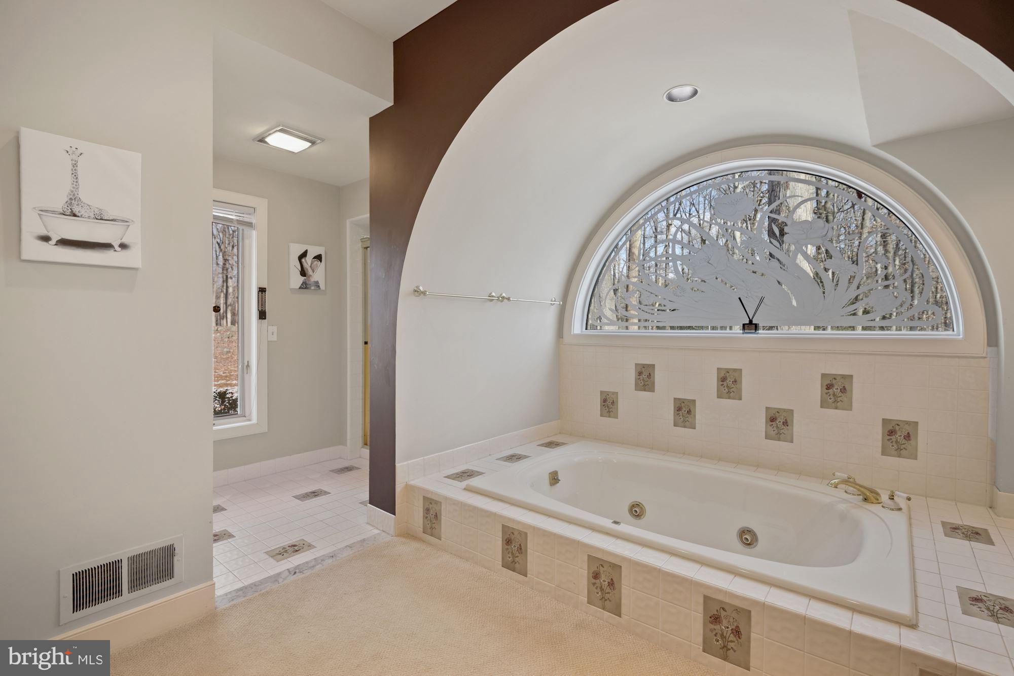 10804 Balantre Lane Potomac, MD 20854 - Photo 30 of 49 Soaking Tub