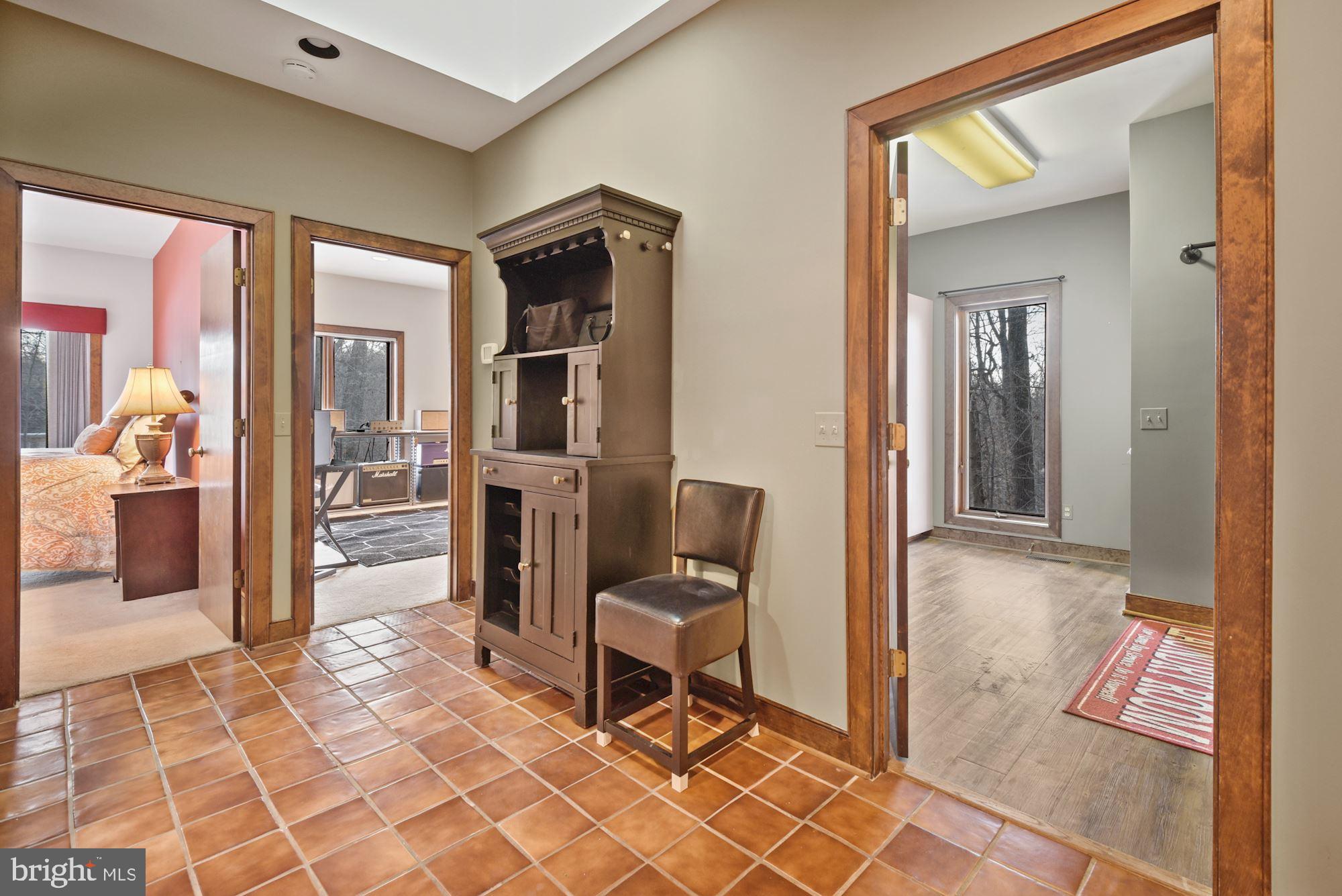 10804 Balantre Lane Potomac, MD 20854 - Photo 31 of 49 Hallway