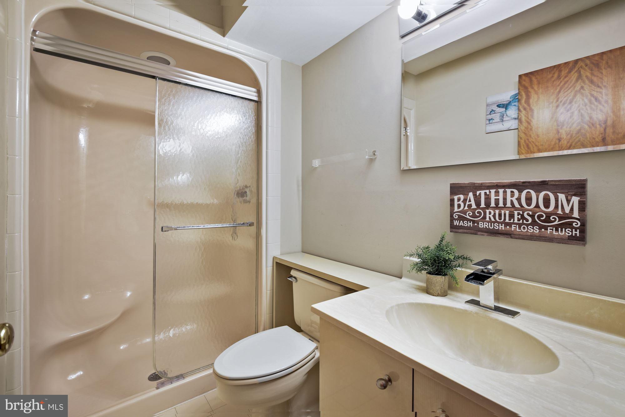 10804 Balantre Lane Potomac, MD 20854 - Photo 34 of 49 Bathroom