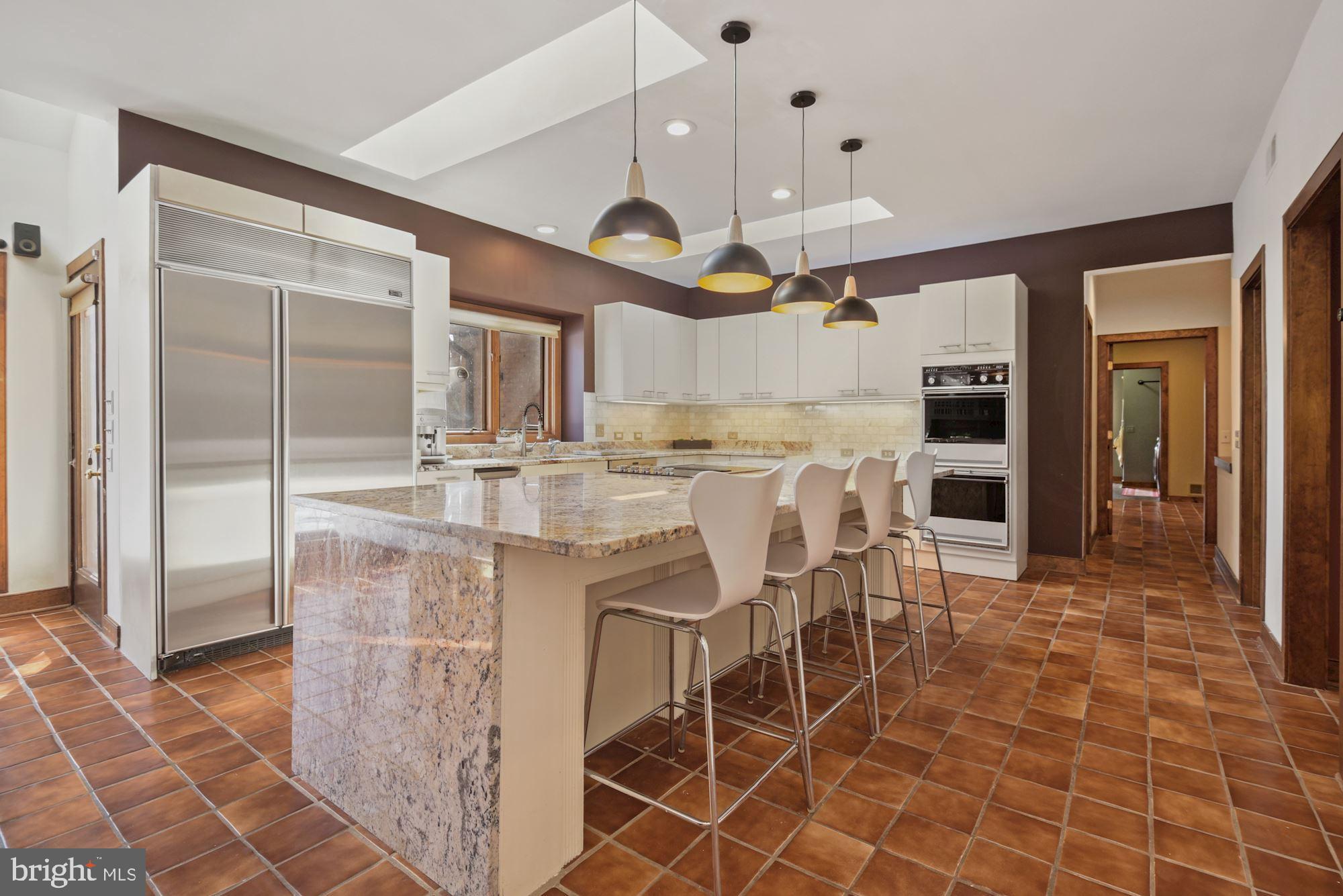 10804 Balantre Lane Potomac, MD 20854 - Photo 6 of 49 Oversized Waterfall Island