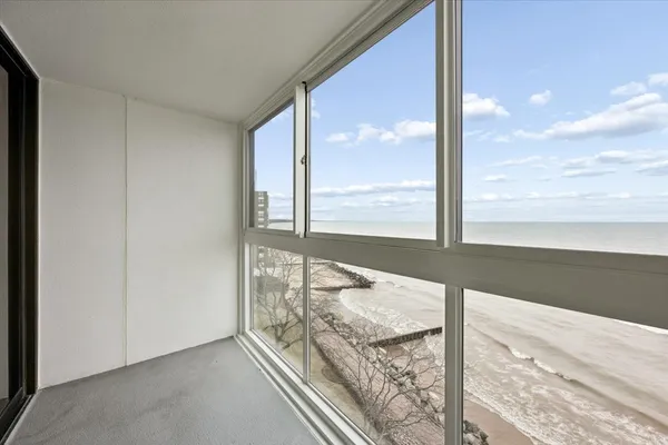 $835,000 | 1500 Sheridan Road, Unit 6H, Wilmette, IL 60091