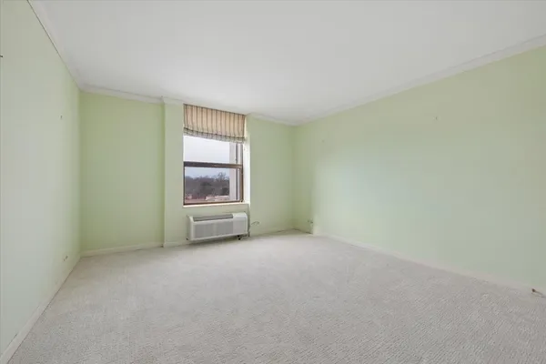 $835,000 | 1500 Sheridan Road, Unit 6H, Wilmette, IL 60091