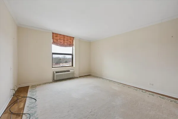 $835,000 | 1500 Sheridan Road, Unit 6H, Wilmette, IL 60091