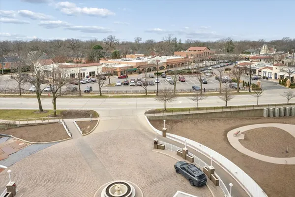 $835,000 | 1500 Sheridan Road, Unit 6H, Wilmette, IL 60091